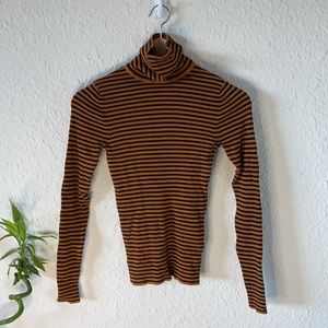 urban heritage turtleneck